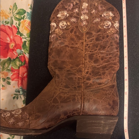 Cavender's Embroidered Western Brown Heeled Boots Size 8 EUC - Picture 15 of 15